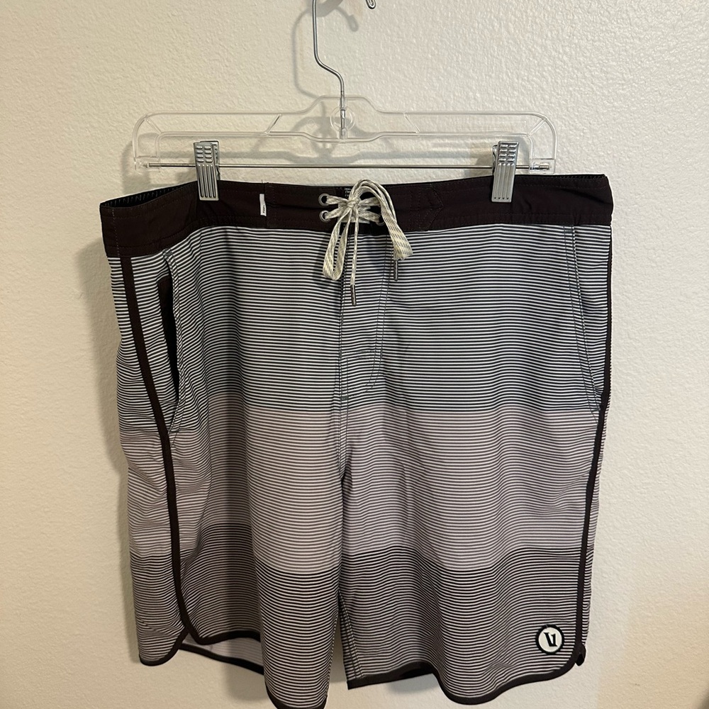 Vuori Cruise Board Shorts - Size 34